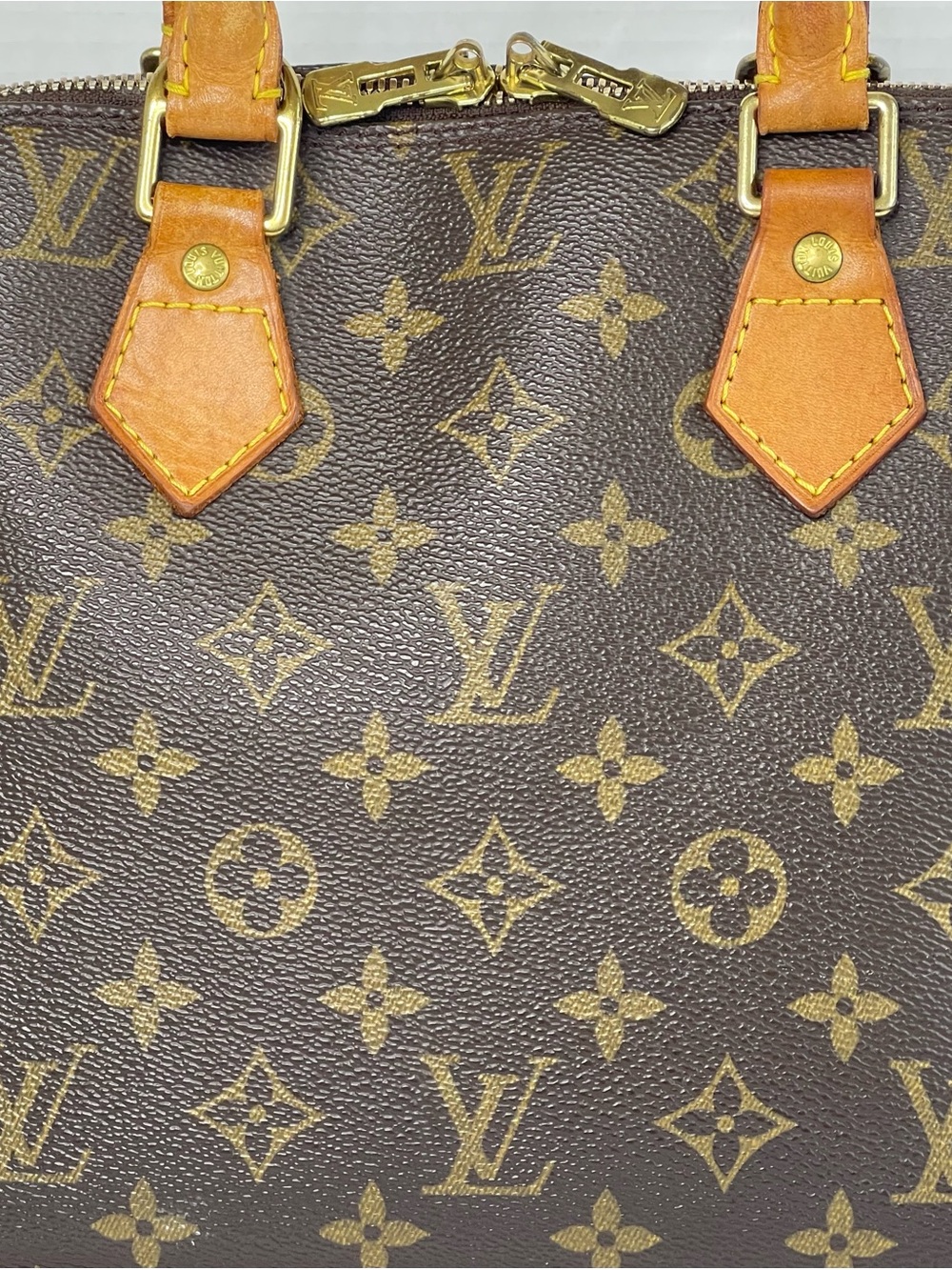 Louis Vuitton Alma PM handbag - Picture 2 of 16